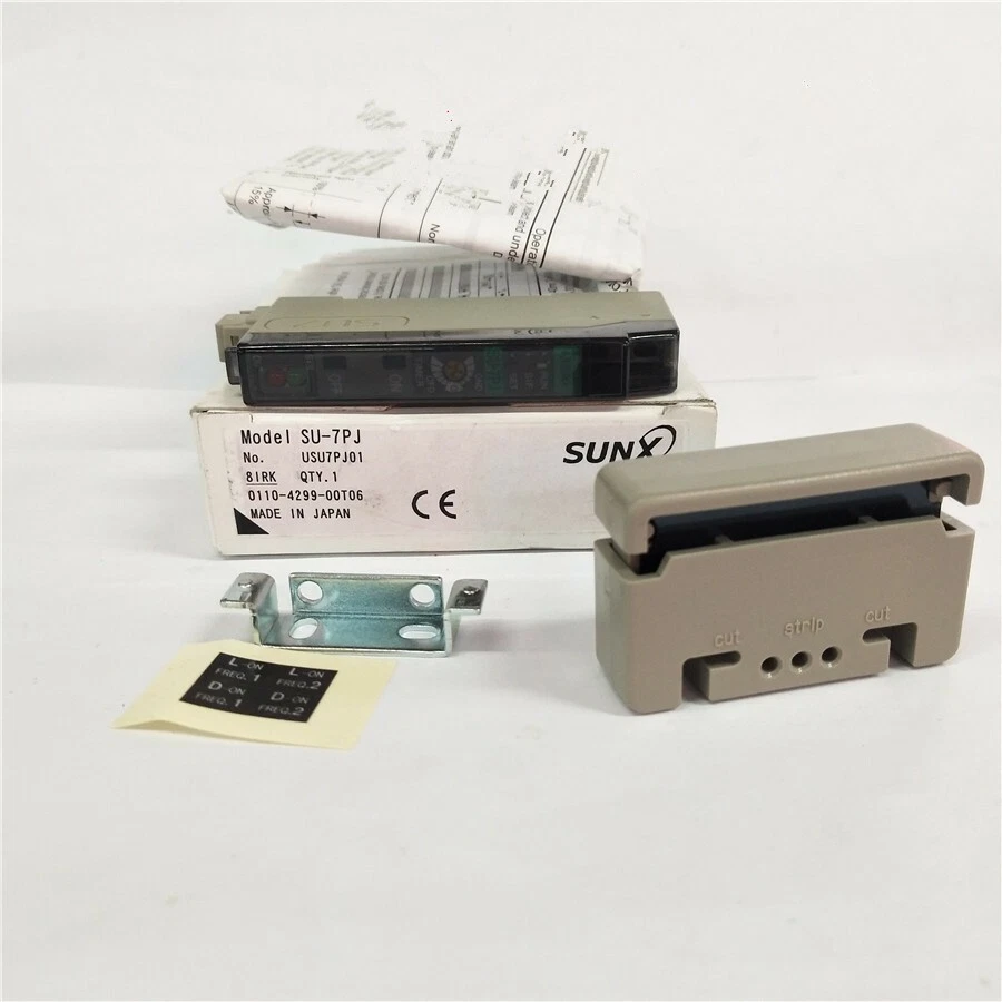 1X  Fiber Optic Sensor   SU7PJ  SU-7PJ - Image 1 of 1