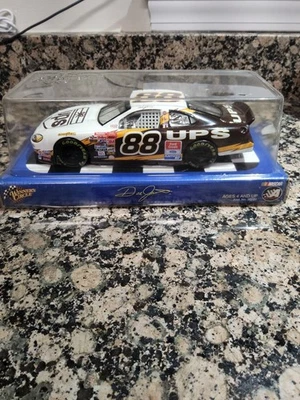 Coche de carreras NASCAR Winner's Circle 2002 Dale Jarrett UPS #88 1:24 NUEVO EN CAJA Foto 1 de 4