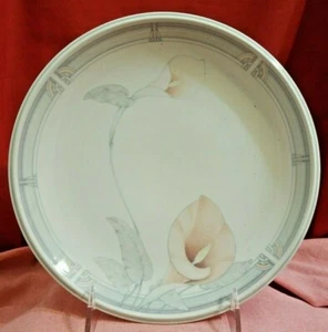 Plato de ensalada Noritake Keltcraft Misty Isle rubor eterno 9138 diapositiva de 8 1/4". - Imagen 1 de 5