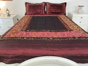 Maroon Red Floral Satin Embroidered Queen Quilted Comforter 230 cm x 210 cm - Picture 1 of 24