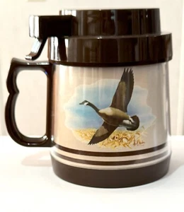 Taza de café de plástico con tapa, con decoración de ganso canadiense - Imagen 1 de 6
