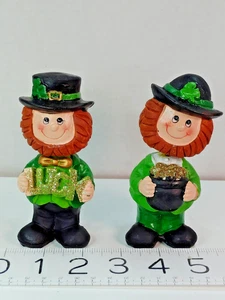 Vintage Set Of 2 Leprechaun Figurine Bobbleheads Holding a Pot-o-gold Luck Green - Picture 1 of 9