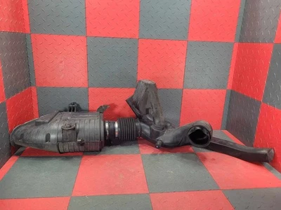 03-07 Hummer H2 OEM Air Cleaner Filter Box Assembly (6.0L V8) - Image 1 of 4