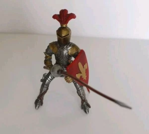 ✨️ Schleich World of Knights 70017 SOLDIER w Lance - Picture 1 of 2