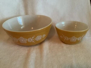 1970s Vintage Pyrex 403 & 403 Butterfly Gold Glass MixingBowls 2 1/2 & 1  1/2 Qt - Picture 1 of 7