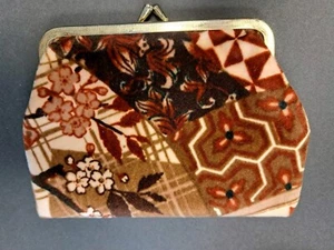 Vtg Velour Velvet Coin Purse Flowers Floral Medium Size.  A1 - Picture 1 of 3