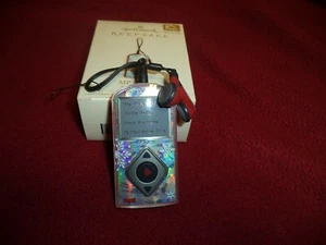 Hallmark Keepsake Ornament MP3 Player  2006   In original Box - Picture 1 of 5