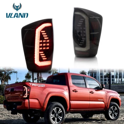 Luces traseras LED de señal de lente ahumada para camioneta Toyota Tacoma 16-2021 Foto 1 de 4