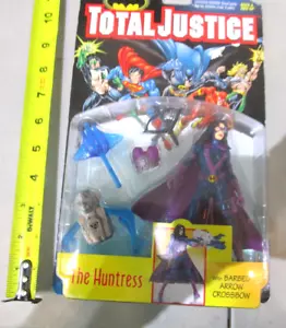 1997 Total Justice The Huntress Figure Kenner With Barbed Arrow Crossbow - Picture 1 of 3