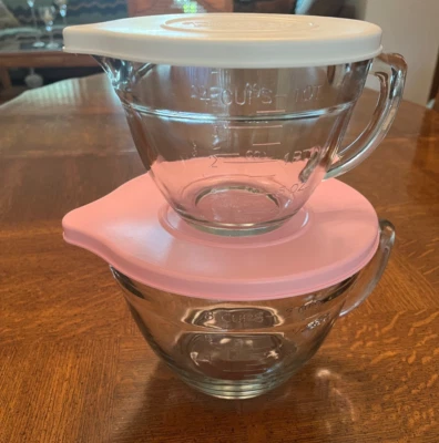 Cuenco medidor de vidrio de chef con 2 mimados - 1 qt 4 tazas y 2qt 8 tazas ambos con tapas Foto 1 de 4