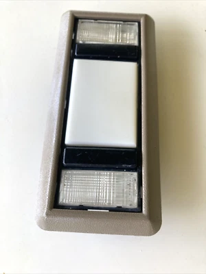 1988-1998 Chevrolet C1500 (OBS) dome light w/lens (beige) GMC C/K 1500, Suburban - Image 1 of 4