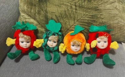 Vintage Puppen Puppen Obst Fruits Plüsch Soft Porzellan Face - Bild 1 von 4