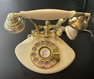 VTG Radio Shack Rotary French-Style ‘Cutie Fashion Fone’ w/ Cameo Image Insert - Picture 1 of 14