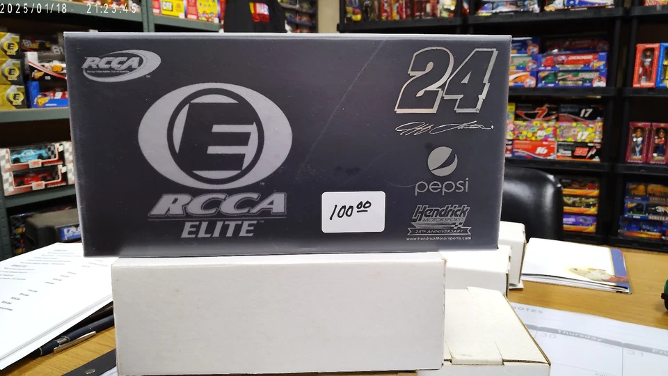 Jeff Gordon #24 Pepsi 2009 Impala SS Elite 1 of 400 1:24 #43 OF 400 - Image 1 of 4
