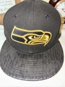 Seattle Seahawks NFL orlo in pelle trapuntato nuova era 59Fifty taglia 7 1/2 nero oro - Foto 1 di 6
