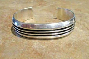 SLEEK !! Vintage Navajo Sterling Silver RAIL DESIGN Bracelet - Picture 1 of 12