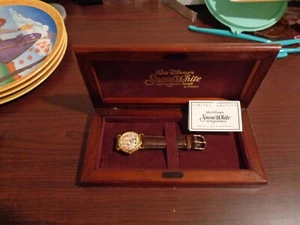 Disney RARE LTD ED #20826/5000 Snow White & The 7 Dwarfs Watch & Case NOS - Picture 1 of 13