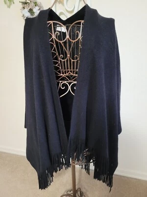 Chal negro con flecos Worthington OSFM para mujer. Foto 1 de 3