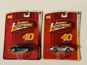 Johnny Lightning 1975 & 1976 Chevy Corvette 40 Years Edition (50298G 50298F-7HE) - Bild 1 von 10