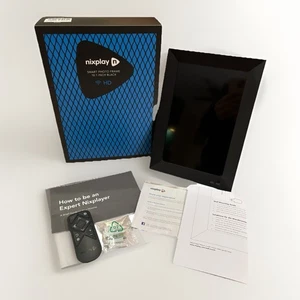Nixplay 10.1 inch Smart Digital Photo Frame HD Quality - Black - Great Condition - Picture 1 of 7