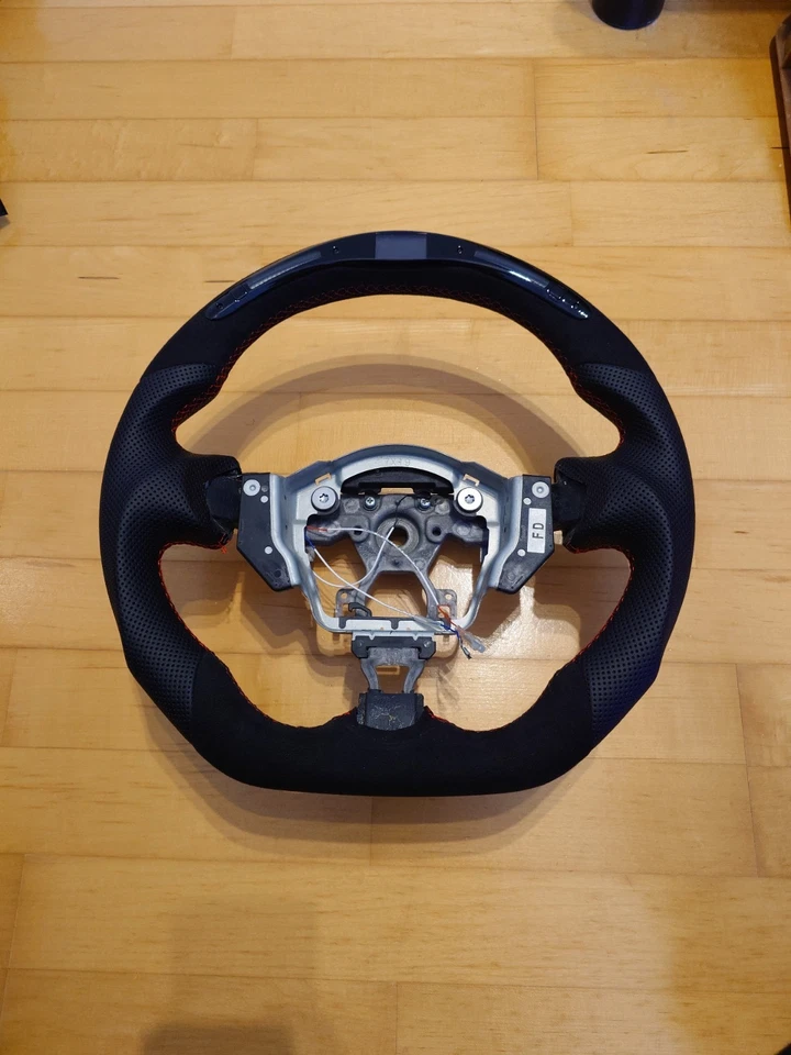 Nissan 370Z LED Steering Wheel (Lenkrad) - Bild 1 von 3