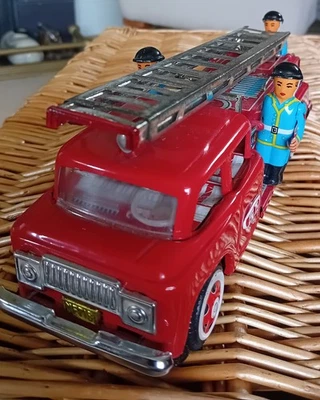 Vintage  Toy tin Fire Truck MF718 rising ladder and bell sound boxed - Image 1 of 4