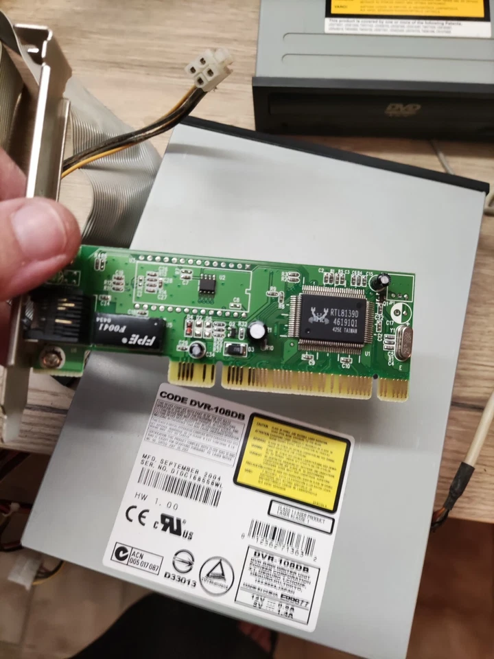 Netzwerk Karte REALTEK RTL8139D 100MBPS PCI 05-01G0448-03 1xRJ45 STANDARD - Bild 1 von 1