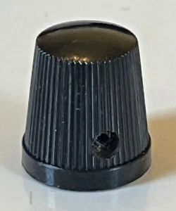 SMALL VINTAGE BULGIN KNOB FOR 3MM 1/8" SHAFT FIT GRAYHILL SWITCHES fcb20.8 - Picture 1 of 6