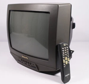 Vintage Sanyo DS13390 13" Color Television Retro Gaming with Remote - Picture 1 of 8