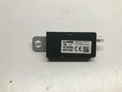 2019 CHEVROLET CAMARO Cabrio 6.2 Bootlid Trunk Antenna Amplifier 84440689 — 第 1/4 张图片