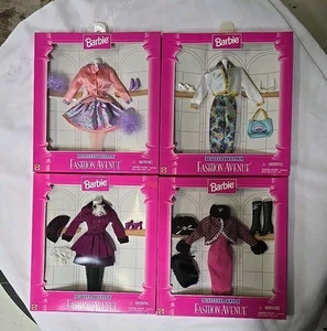 4 Stück Barbie Fashion Avenue Internationals, Frühling Sommer Herbst Winter #15902 - Bild 1 von 9