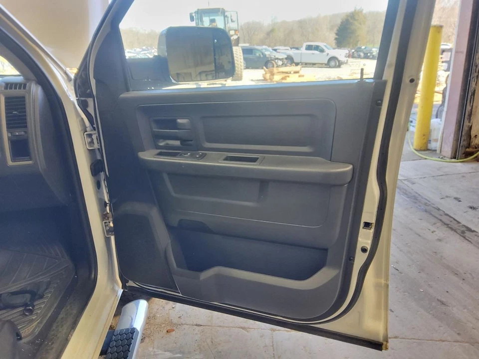 Dodge Ram 1500 2011 Front Door Trim Panel 567359 Foto 1 de 1