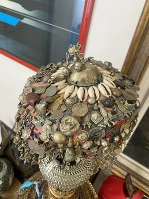 Old Copricapo Etnico Turkmen  Asia Centrale Tessuto Piu Elementi Cuciti monete - Immagine 1 di 4