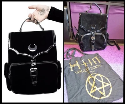 NEU Killstar Nyah kleiner Rucksack Halb Mond Moon Witch Samt Gothic Lack Schwarz - Bild 1 von 4