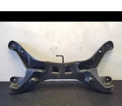 Subchasis trasero travesaño Chevy Malibu Pontiac G6 Saturn Aura 2004-2012 OEM genuino Foto 1 de 3