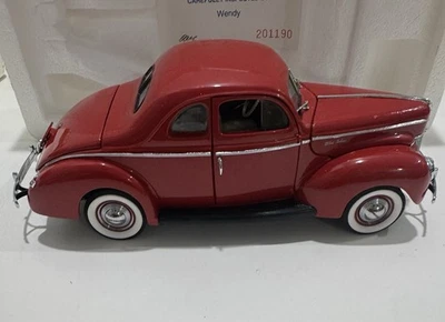 Danbury Mint 1940 Ford Deluxe Coupe Red Diecast Metal 1:24 Scale with Box - Image 1 of 4