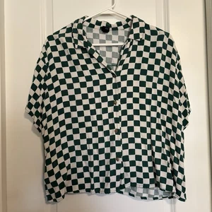 Wild Fable grün kariertes Kurzarm-Top mit Knopfleiste - Größe L - Bild 1 von 4