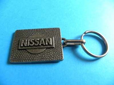 Porte clé automobile NISSAN  R.6 - Photo 1/2