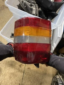 93 - 98 Jeep Grand Cherokee DRIVER Side Tail Light Used Rear Lamp #2922-T - Picture 1 of 4