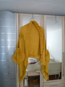 Wunderschönes Cape / Stola mit Fellbesatz - Bild 1 von 5