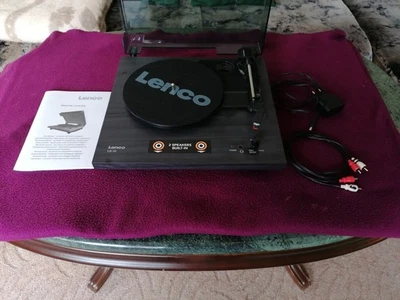 Lenco LS-10BK - Plattenspieler m. eingebaut. Lautsprecher zu verkaufen sehr gut - Bild 1 von 4