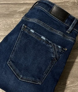 Pantalones de mezclilla de tiro alto elásticos rectos recortados con hebilla talla 30x28 - Imagen 1 de 13