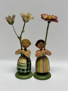 2 Vintage Erzgebirge Holzkunst VEB Dresden Wooden Figures Flower Children - Picture 1 of 13