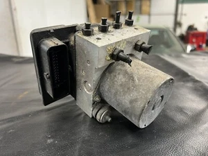 07-09 AUDI B7 A4 QUATTRO ABS ANTI LOCK BRAKE MODULE WITH PUMP OEM - Foto 1 di 3