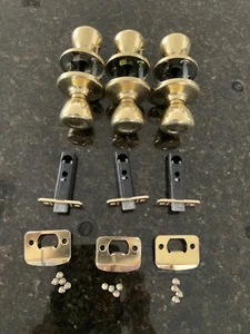Lot of 3 Kwikset Tylo Passage Door Knob Sets Brass Color RD1 - Picture 1 of 6