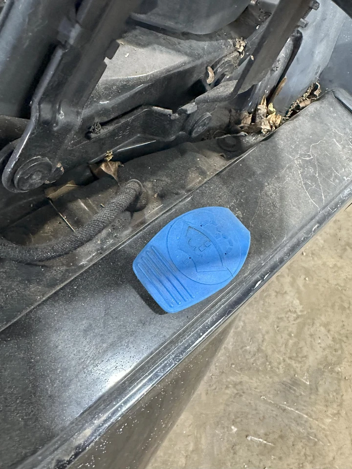 08 09 10 11 12 13 14 15 AUDI TT Washer Bottle - Image 1 of 3