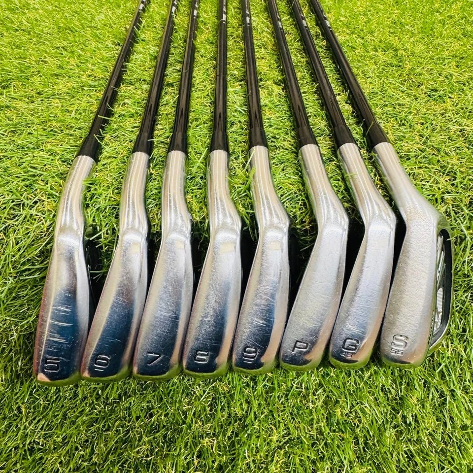 Mizuno JPX800 Iron Set 8pcs 5-PW, GW, SW Original Carbon Flex R - Image 1 of 4