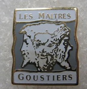 Pin's Boisson Alcoolisée Les Maitres GOUSTIERS #A6 - Imagen 1 de 1