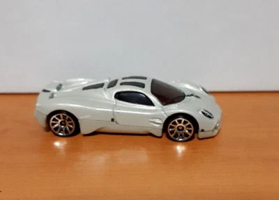 HOT WHEELS Pagani Utopia HW EXOTICS 5/10 - image 1 of 3