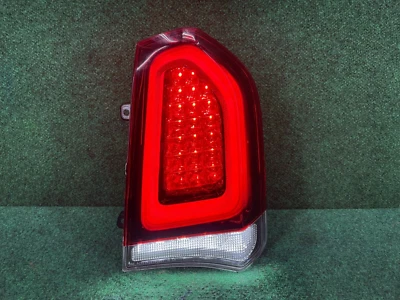 🛑 2015-2023 CHRYSLER 300 FRENO TRASERO DERECHO FRENO LUZ TRASERA LED OEM Foto 1 de 4